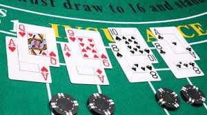 Layar permainan Lightning Dice di lapakgaming menampilkan tiga dadu, dealer live, dan panel taruhan